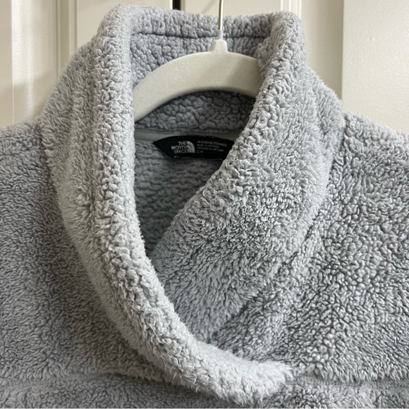 The North Face Womens Campshire Sherpa Pullover in Gray, Size S - Picture 2 of 7